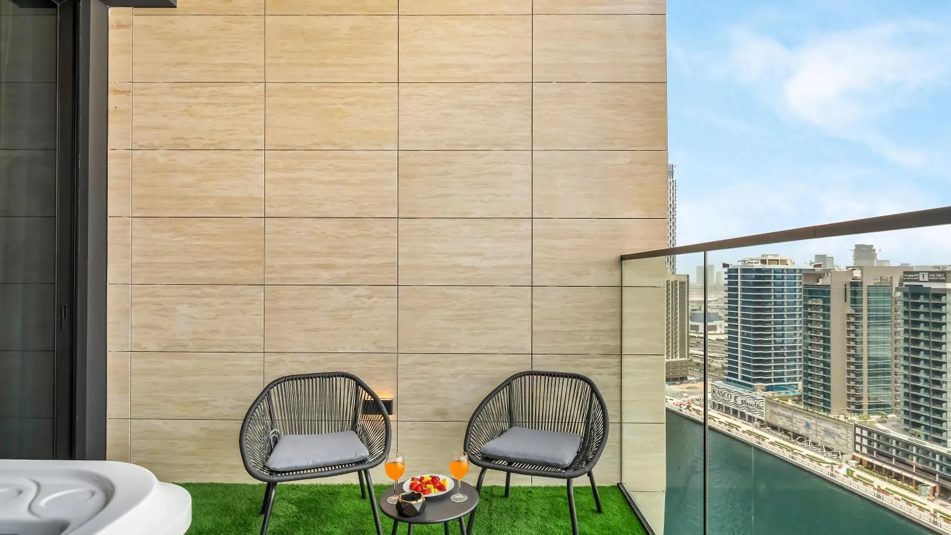 Apartment Modern Studio Private Jacuzzi Canal View Dubai United Arab Emirates